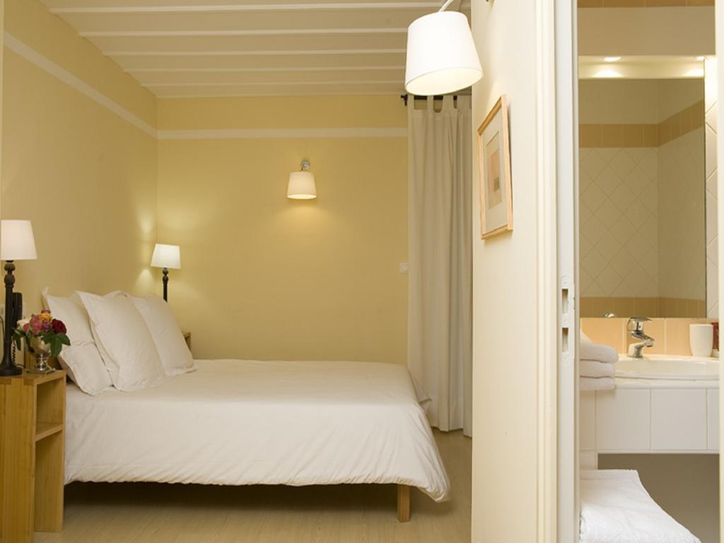 Hotel La Bougnate Blesle Zimmer foto