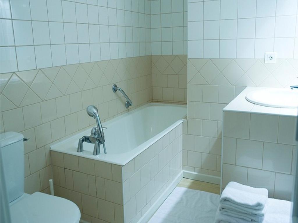 Hotel La Bougnate Blesle Zimmer foto